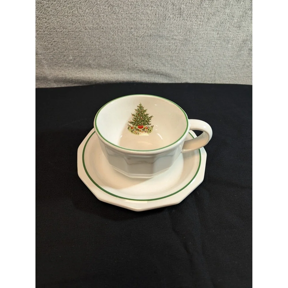 Pfaltzgraff Christmas Heritage Tea Cup and Saucer Set White Green 10 Piece